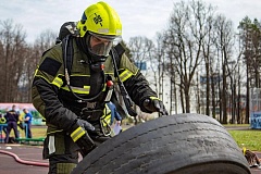 День гиревого спорта в нашей стране ежегодно отмечается 10 августа. Как спортивная дисциплина помогает в повседневной службе, рассказал Александр Сорокин, командир отделения ПСО № 202 столичного Пожарно-спасательного центра