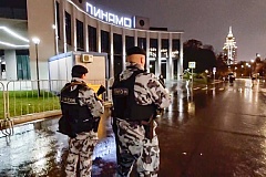 В Москве сотрудники Росгвардии обеспечили охрану общественного порядка во время матча КХЛ